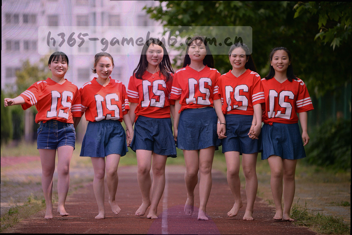 暗色背景中由光点串联的平台时间线，节点标注历次版本迭代，霓虹青与电光紫渐变